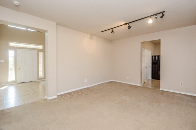 Building Photo - 9947 Valance Way