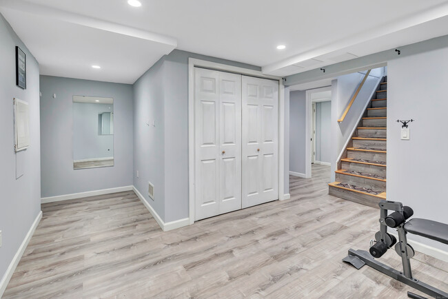 Building Photo - 61 Wakeley St