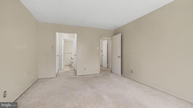 Building Photo - 349 Drummers Ln