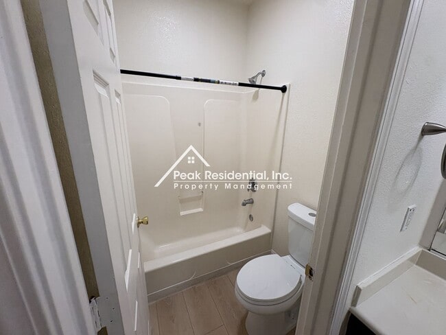 Building Photo - Very Nice Elk Grove 3bd/2ba Home!