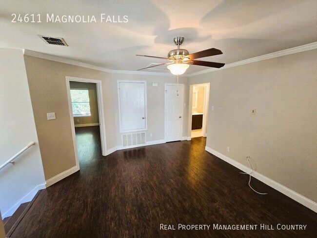 Building Photo - 24611 Magnolia Falls