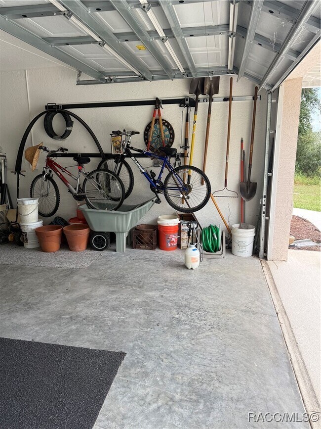 Building Photo - 2858 E Marcia St