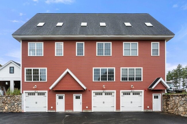 Building Photo - 67 Groton Rd