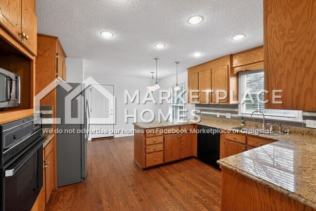 Building Photo - 1119 Roper Mountain Rd