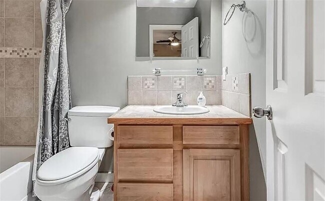 Building Photo - 1565 Springleaf Ct SE