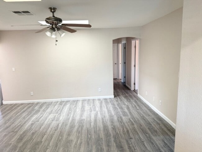 Building Photo - San Leandro Remodeled 3 bed, 2 bath Cul-de-Sac, Dogs OK,