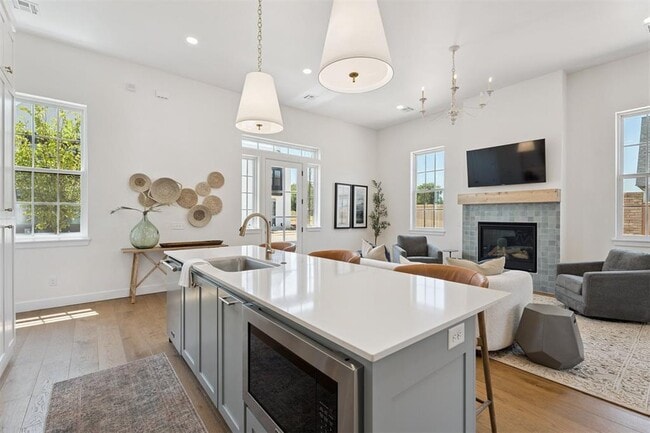 Building Photo - 18817 Selah Wy