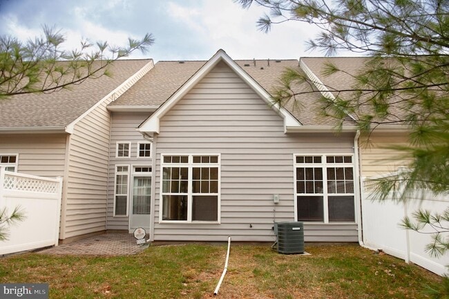 Building Photo - 13204 Rabbit Chase Rd