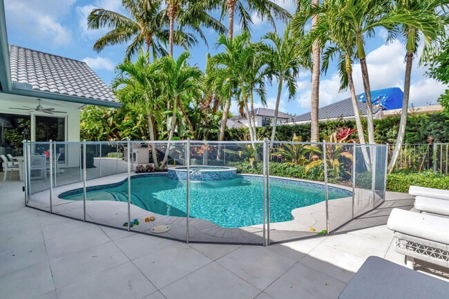 Building Photo - 5747 Paddington Way