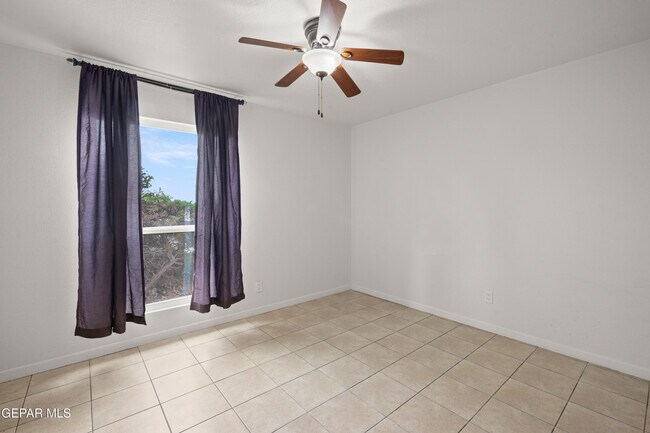 Building Photo - 7139 Orizaba Ave