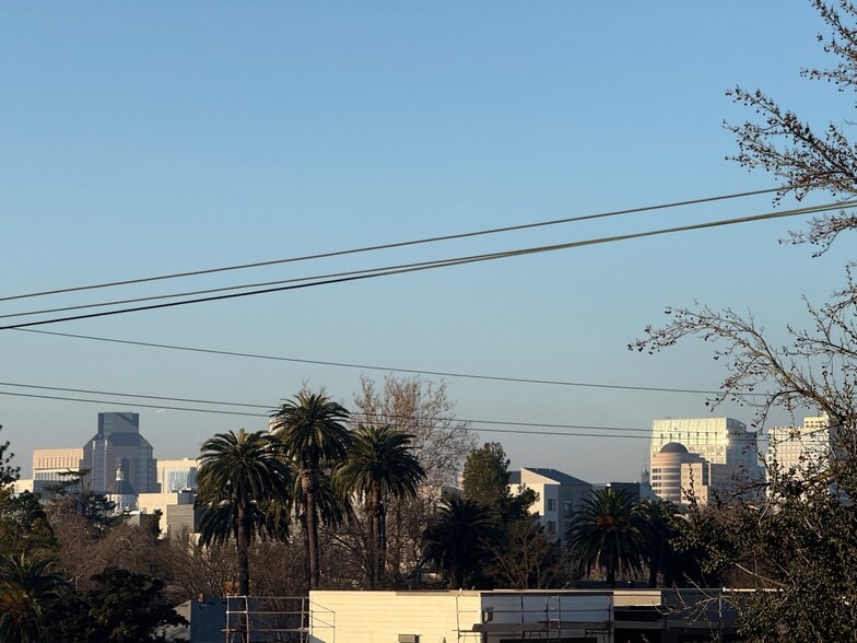 Building Photo - 2012 Uptown Aly