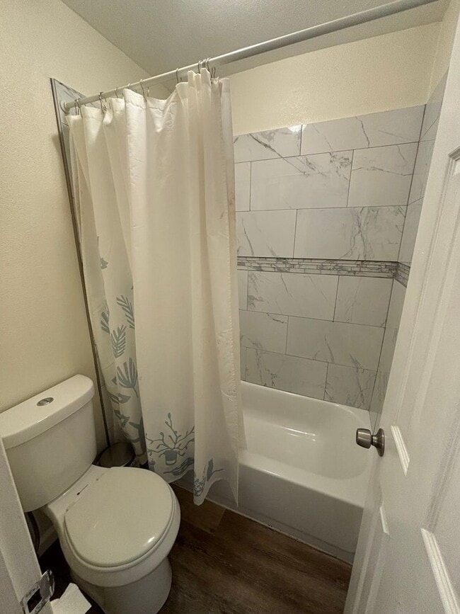 Building Photo - Jasmine Condos Updated 1 bd/1ba