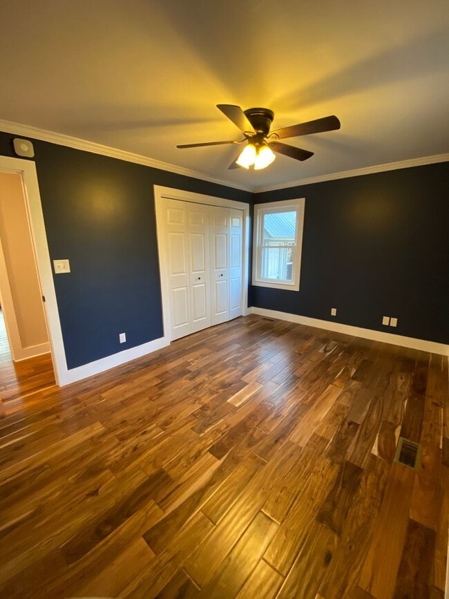 Building Photo - Unique Home in Perry