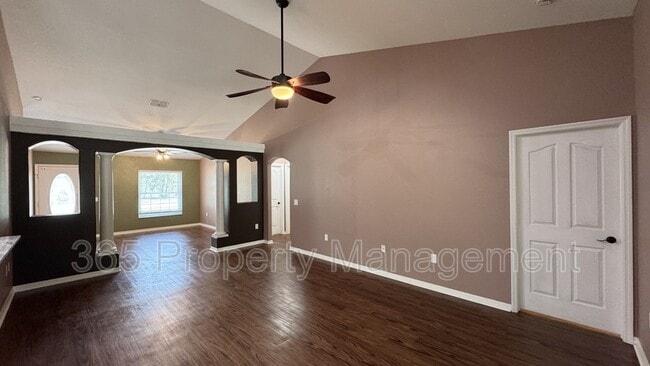 Building Photo - 10 Bellis Ct