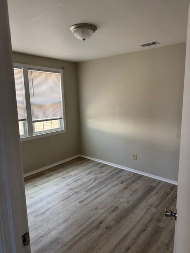 Building Photo - Completely renovated 2 bedroom in desirable North Augusta Neighborhood