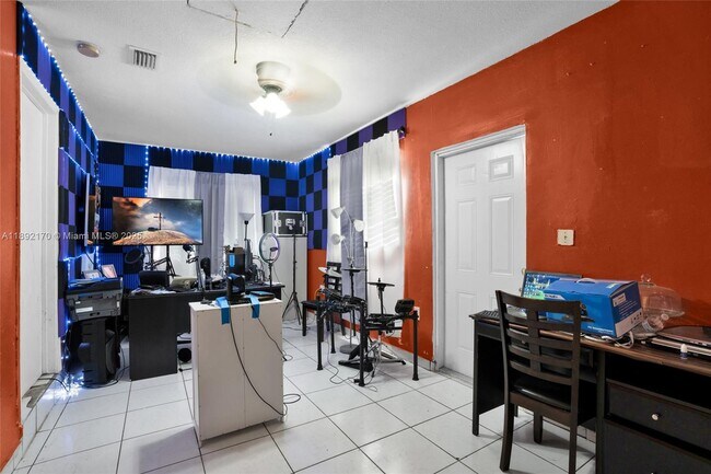 Building Photo - 26750 SW 124th Ave