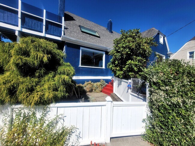 Building Photo - 2210 Eldridge Ave