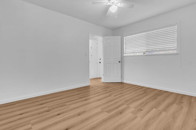 Building Photo - 2502 S Olive St