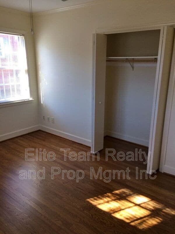Building Photo - 513 Webster Pl