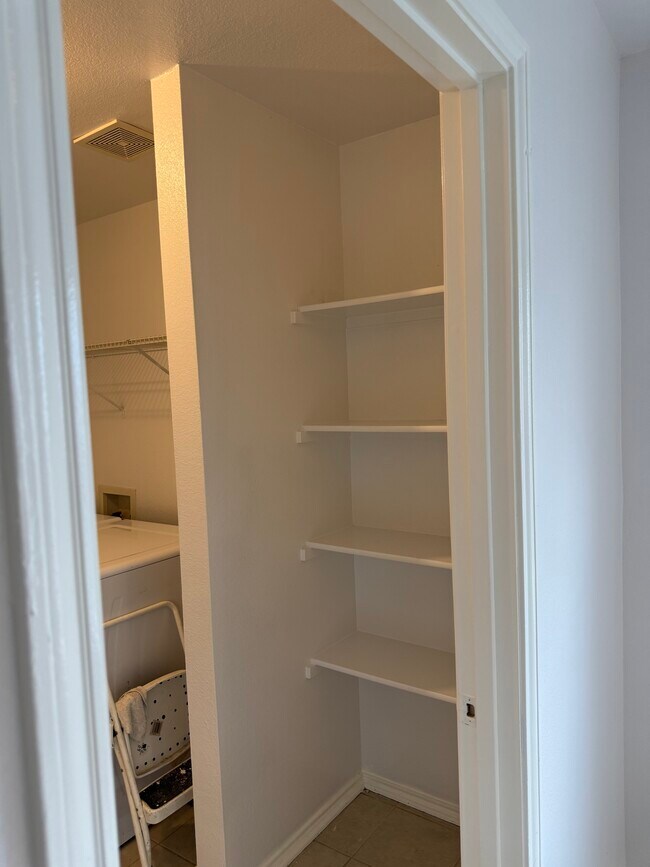 Building Photo - 8913 Quarry Ridge Trail