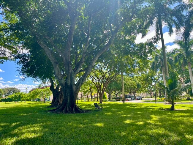 Building Photo - 14623 Bonaire Blvd