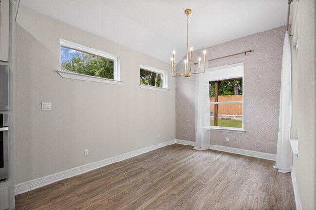 Building Photo - 124 White Steppe Way