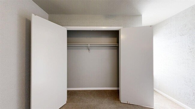 Building Photo - 3800 E 29th St