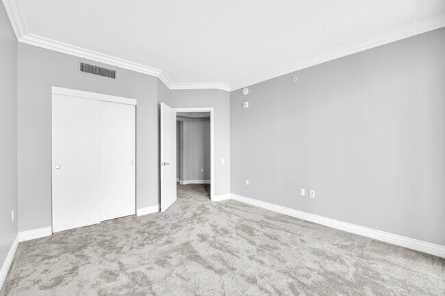 Building Photo - 2777 Paradise Rd