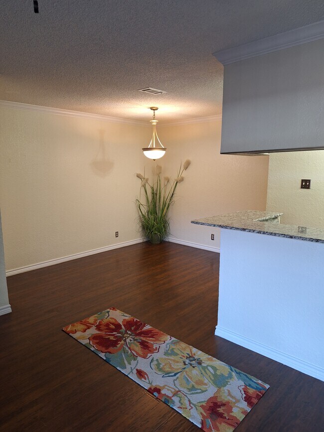 Building Photo - 1101 Calico Ln