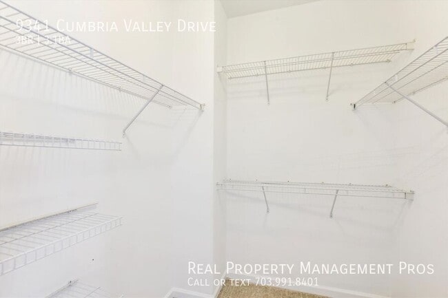 Building Photo - 9341 Cumbria Valley Dr