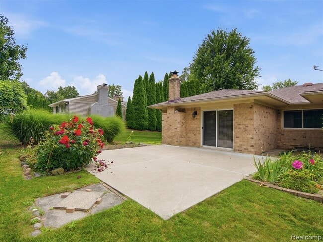 Building Photo - 2387 Sanders Pl