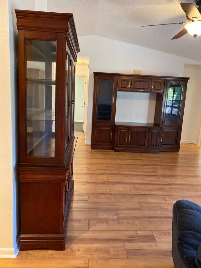 Building Photo - 5344 Elwood Rd