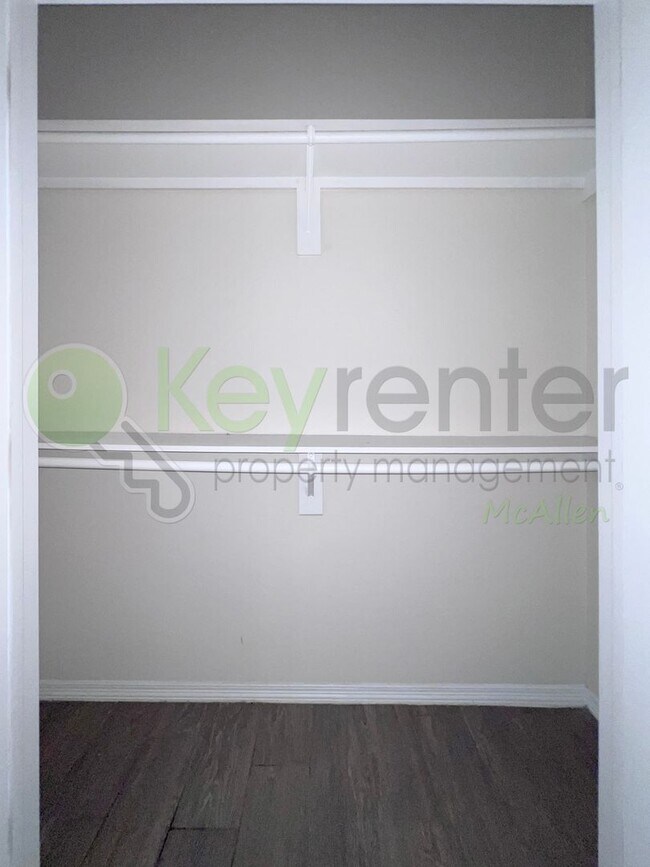 Building Photo - 3B/2B Gated Community, Awesome Price! - Edinburg TX