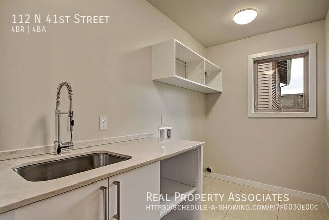 Building Photo - 112 N 41st St