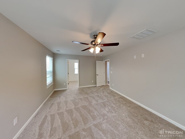 Building Photo - 925 Fairdale Ct