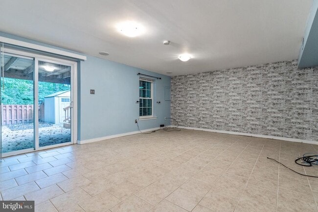 Building Photo - 6414 Old Scotts Ct