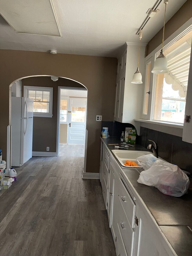 Building Photo - 3 Bedroom 1 bath home