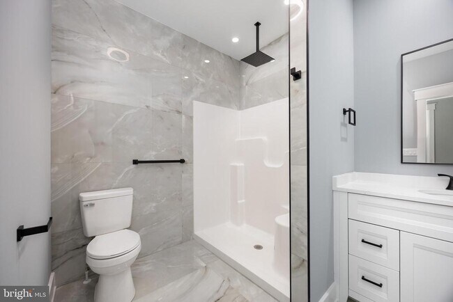 Building Photo - 5692 King Stuart Dr