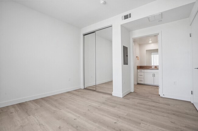 Building Photo - 8802 Van Nuys Blvd
