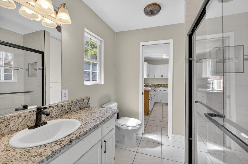 Building Photo - 5080 Enrico Blvd