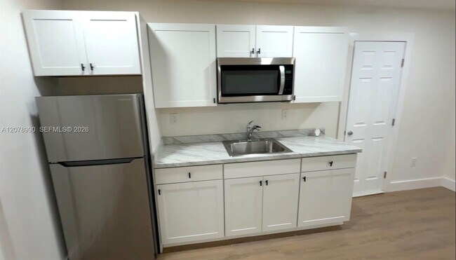 Building Photo - 2120 SW 83rd Ave
