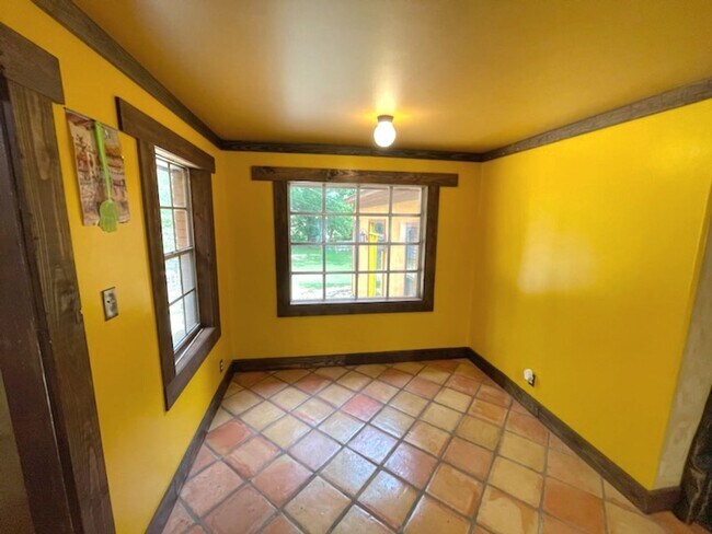 Building Photo - Beautiful home with lots of exterior space!