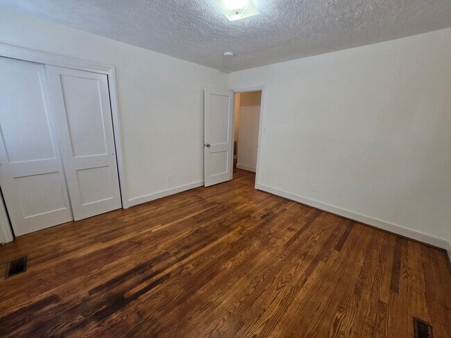 Building Photo - 1855 Broadell Dr