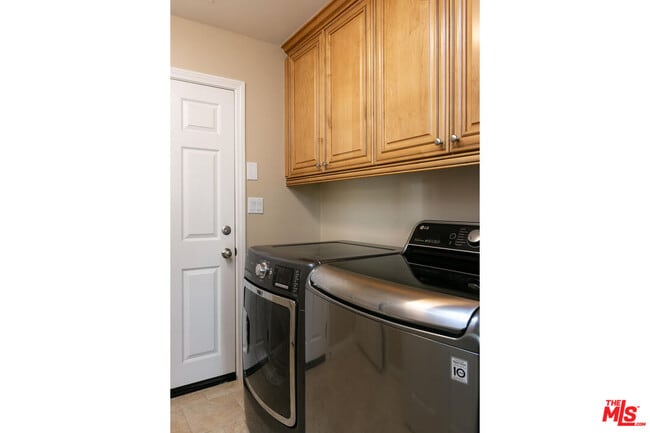 Building Photo - 801 Oceano Dr
