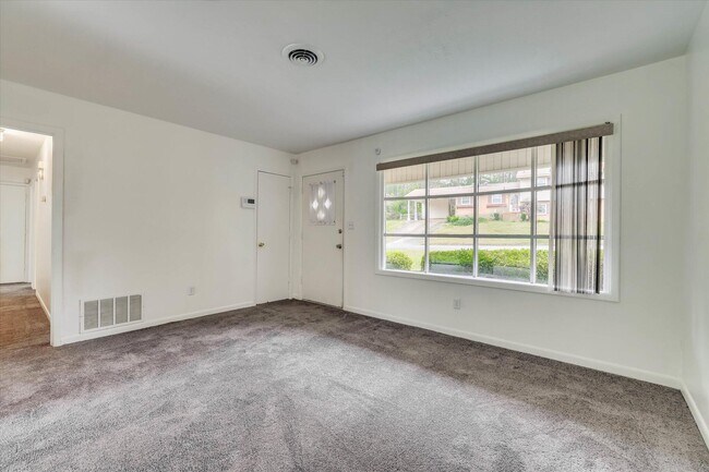 Building Photo - 2307 Hardwick Rd