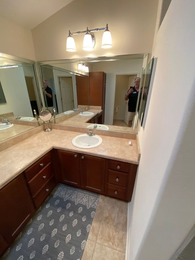 Building Photo - 6 Month or Longer Lease. Large 4 Bed + 4 1/2 Baths Home, w/Views of the Jacaranda Golf Course and...