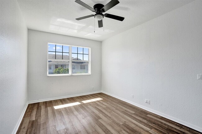 Building Photo - 3313 NW 29th Ct