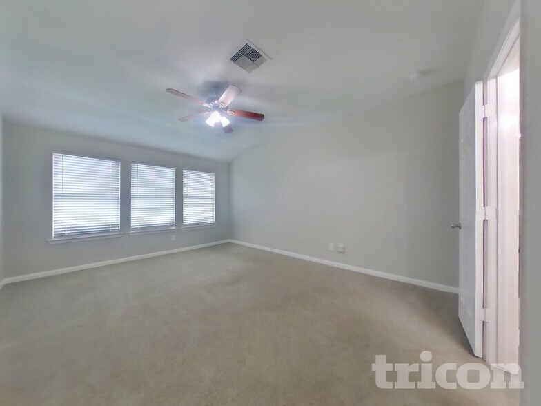 Building Photo - 23303 Crosscut Pass Dr