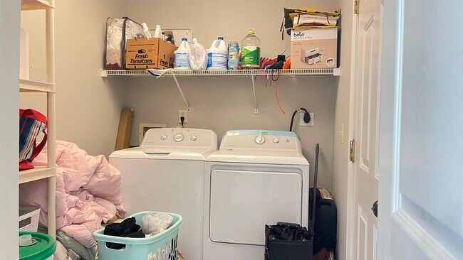 Building Photo - 6917 Minchew Ct