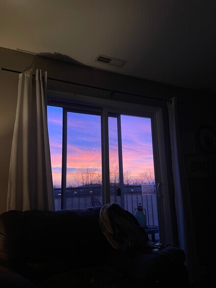 JMU sunset from your private balcony - 1366 Hunters Rd